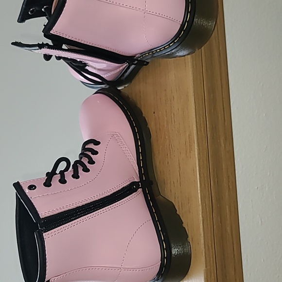 Doc Martin Zip Boots - Picture 1 of 5